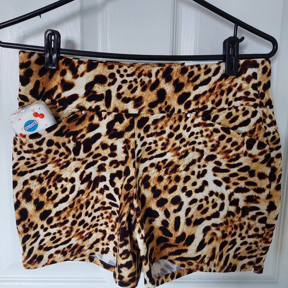 INC Women's Size 4 Mid-Rise Pull-On Leopard Print Core Compression Shorts NWT - Picture 2 of 9